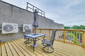 Apartment w/ Deck in Albany, Walk to Downtown!