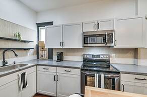 Apartment w/ Deck in Albany, Walk to Downtown!