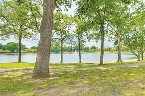 Walkable Barberton Apartment: 9 Mi to Akron!