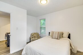 Walkable Barberton Apartment: 9 Mi to Akron!