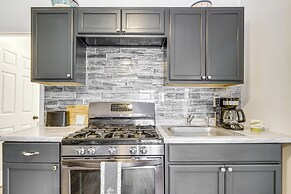 Walkable Barberton Apartment: 9 Mi to Akron!