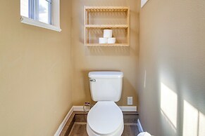 Cozy Santa Clarita Cottage Near Parks & Trails!