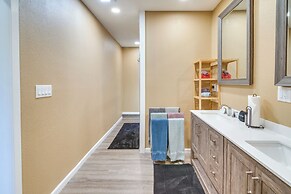 Cozy Santa Clarita Cottage Near Parks & Trails!