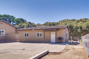 Cozy Santa Clarita Cottage Near Parks & Trails!