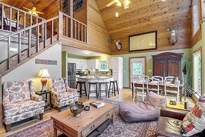 Peaceful Greers Ferry Cabin w/ Deck & Lake View!