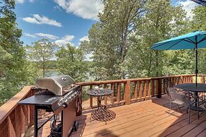 Peaceful Greers Ferry Cabin w/ Deck & Lake View!