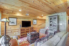 Peaceful Greers Ferry Cabin w/ Deck & Lake View!