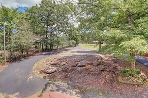 Peaceful Greers Ferry Cabin w/ Deck & Lake View!