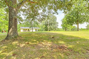 Secluded Marble Falls Farmhouse w/ Cattle Views