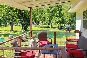 Horses Welcome: Marble Falls Home w/ Grill!