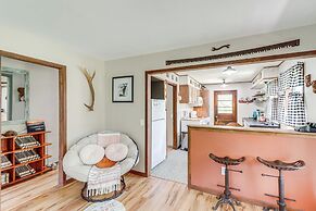 Horses Welcome: Marble Falls Home w/ Grill!