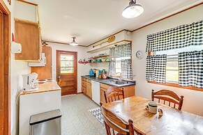 Horses Welcome: Marble Falls Home w/ Grill!