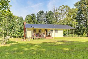 Horses Welcome: Marble Falls Home w/ Grill!
