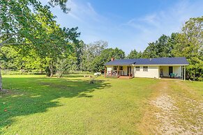 Horses Welcome: Marble Falls Home w/ Grill!