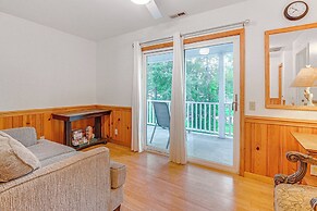 Murrells Inlet Home w/ Deck ~ 4 Mi to Marsh Walk!