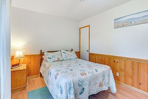 Murrells Inlet Home w/ Deck ~ 4 Mi to Marsh Walk!