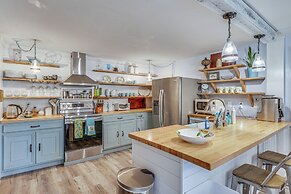 Quintessential New England Home w/ Patio & Grill!