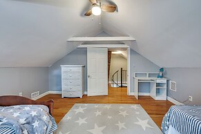 Quintessential New England Home w/ Patio & Grill!