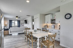 Walk to Sand: Surfside Beach Getaway w/ Deck