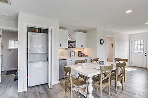 Walk to Sand: Surfside Beach Getaway w/ Deck