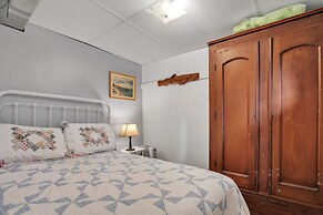 Rustic Willow Retreat - Outdoor Adventures 2 Bedroom Cabin by RedAwnin