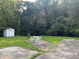 Charming Mid-century Modern Home In Shannon Park 3 Bedroom Home by Red