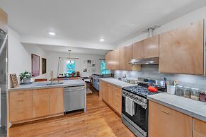 Charming Mid-century Modern Home In Shannon Park 3 Bedroom Home by Red