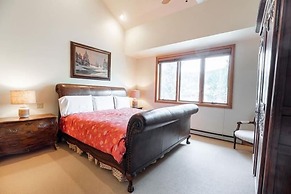 Strawberry Park #603 4 Bedroom Condo by RedAwning