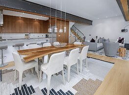 1175 A Casolar Del Norte 3 Bedroom Duplex by RedAwning