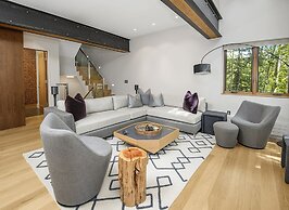 1175 A Casolar Del Norte 3 Bedroom Duplex by RedAwning