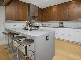 1175 A Casolar Del Norte 3 Bedroom Duplex by RedAwning