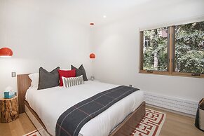 1175 A Casolar Del Norte 3 Bedroom Duplex by RedAwning