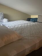 Boomfish Limit 5 2 Bedroom Cottage by RedAwning