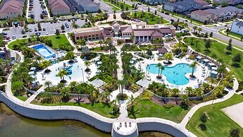 Incredible Resort 4 Bed Pool/spa Home 4 Bedroom Villa by RedAwning