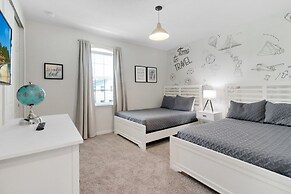 Incredible Resort 4 Bed Pool/spa Home 4 Bedroom Villa by RedAwning