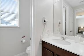 Incredible Resort 4 Bed Pool/spa Home 4 Bedroom Villa by RedAwning