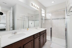 Incredible Resort 4 Bed Pool/spa Home 4 Bedroom Villa by RedAwning