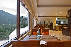 HIMALAYAN MONAL MANALI BY BLUEKO HOTELS