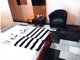 LEISURE SPRING HOTEL