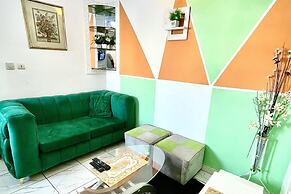 1 Bed Studio Sleeps 2 - Canal View, Wifi, Parking