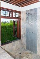 Breezin Villa in Deans