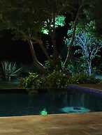 Breezin Villa in Deans