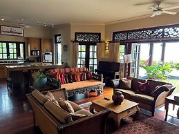 Breezin Villa in Deans