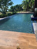 Breezin Villa in Deans