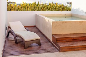 Exclusive 5th Ave Apt with Private Pool