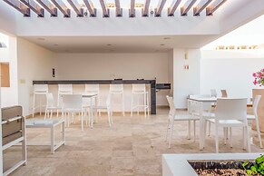 Exclusive 5th Ave Apt with Private Pool