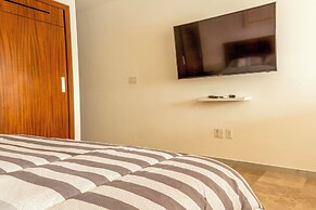 Exclusive 5th Ave Apt with Private Pool