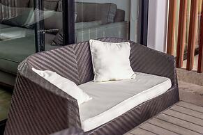 Exclusive 5th Ave Apt with Private Pool