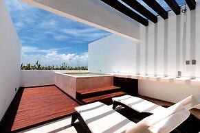 Exclusive 5th Ave Apt with Private Pool