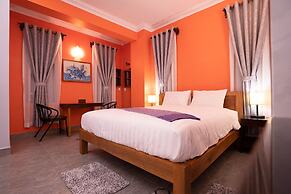 Daun Penh Palace Boutique